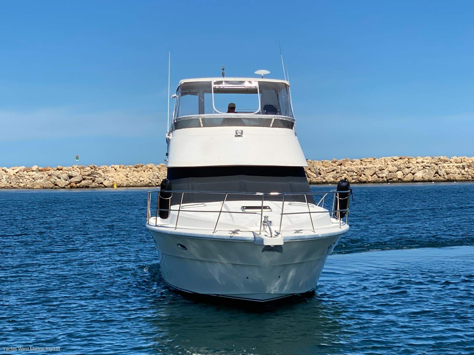 Thomascraft 38 Flybridge Cruiser:THOMASCRAFT 38 by YACHTS WEST ph 9335 7788