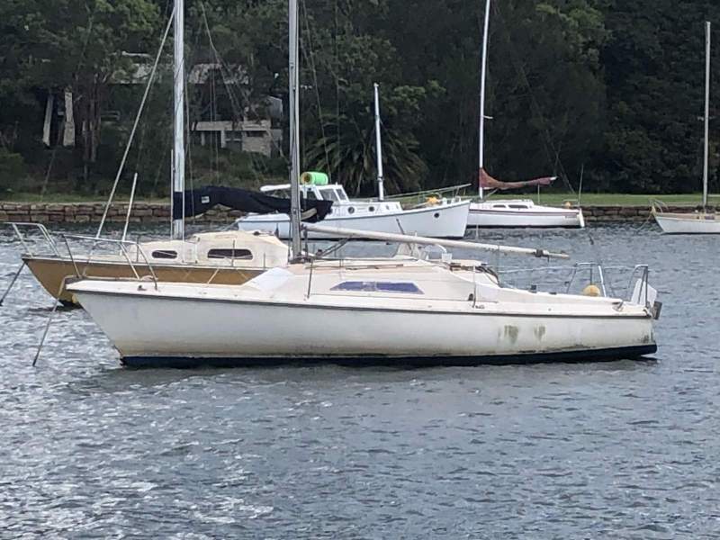 Binks 25 Trailer Sailer Need Clean up Cheap! Price (Sydney)