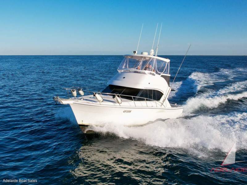 Riviera 3350 Flybridge