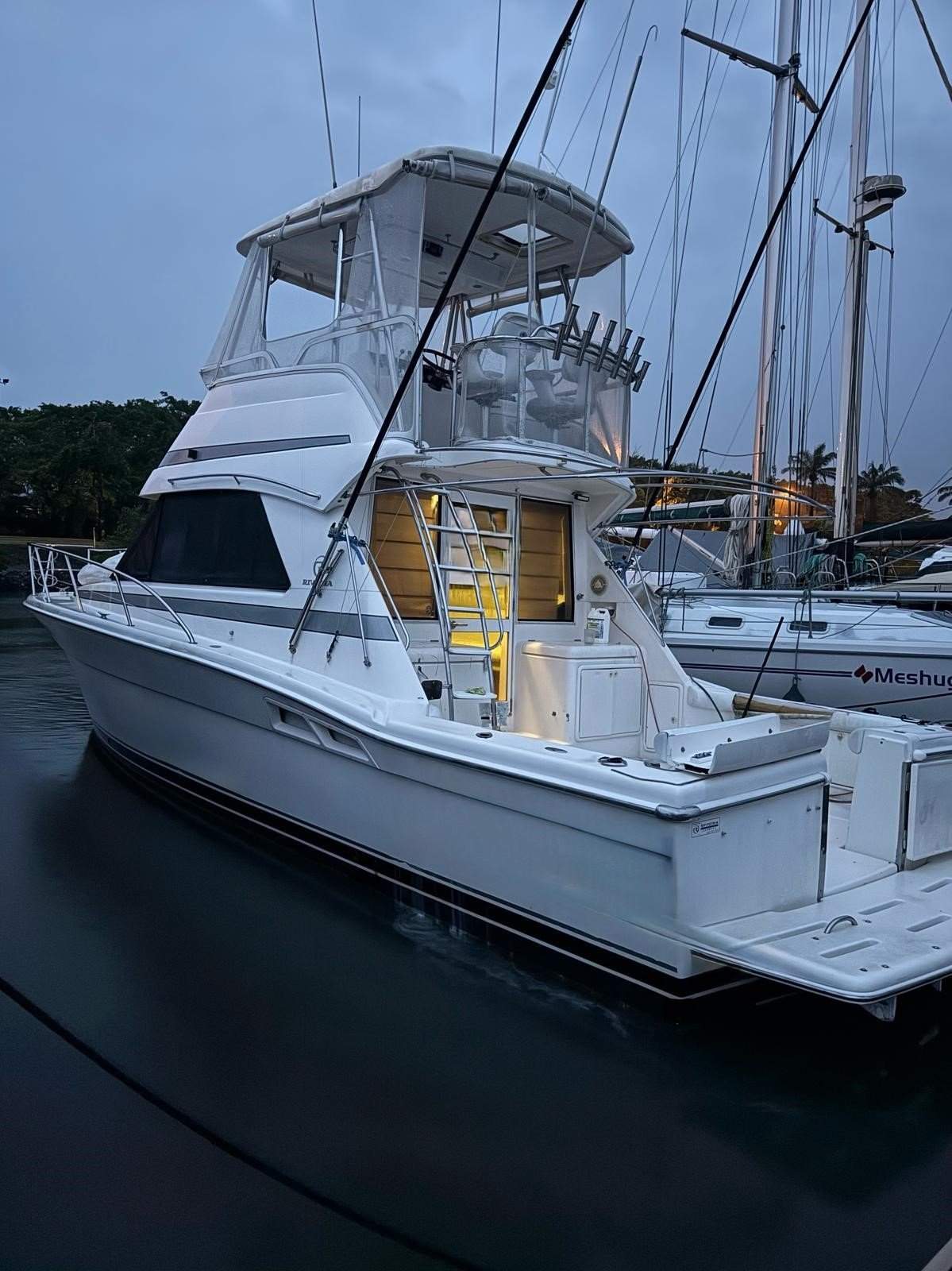 Riviera 36 Platinum Flybridge