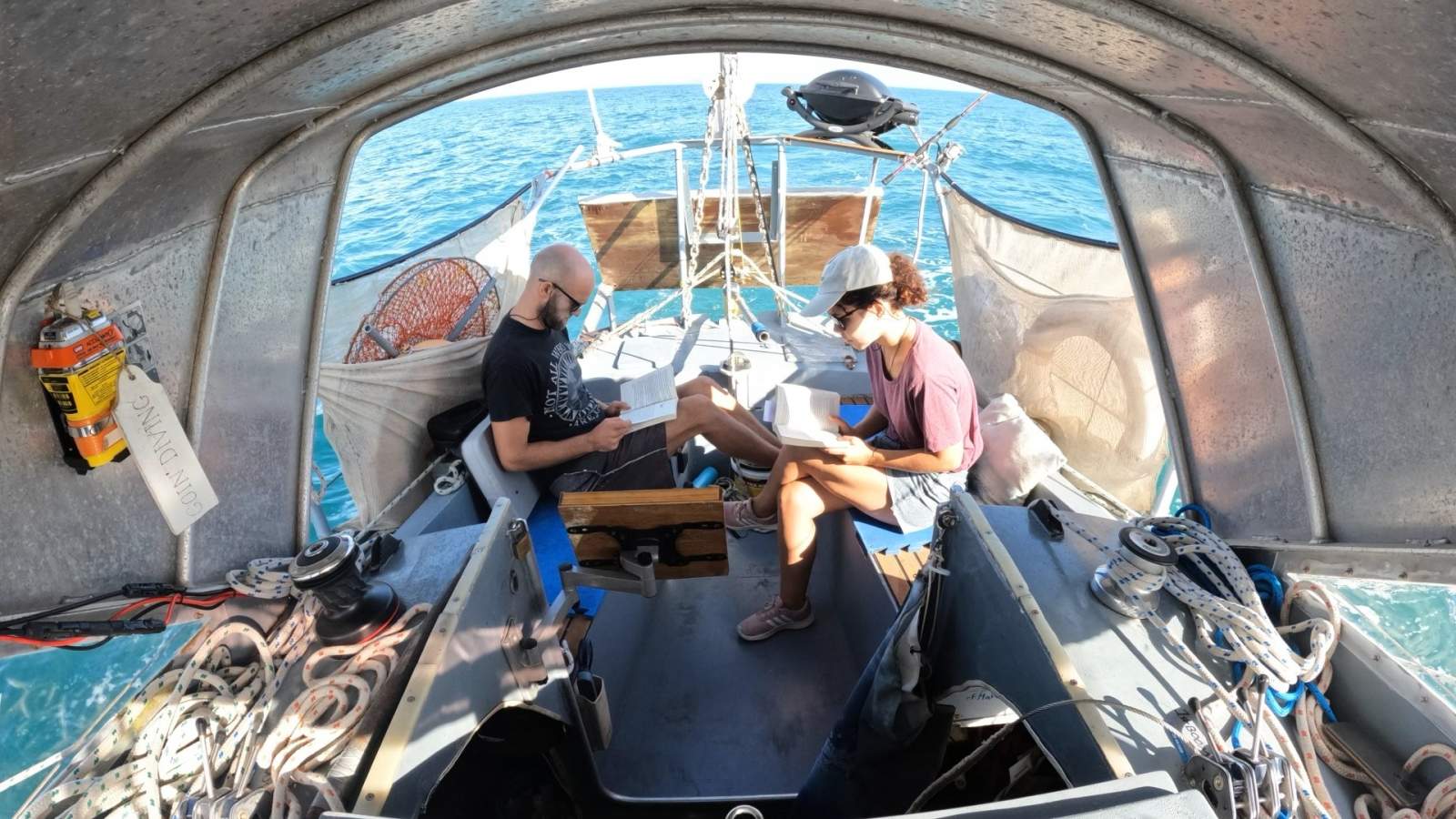 Liveaboard Cruiser:under sail. windvane steering