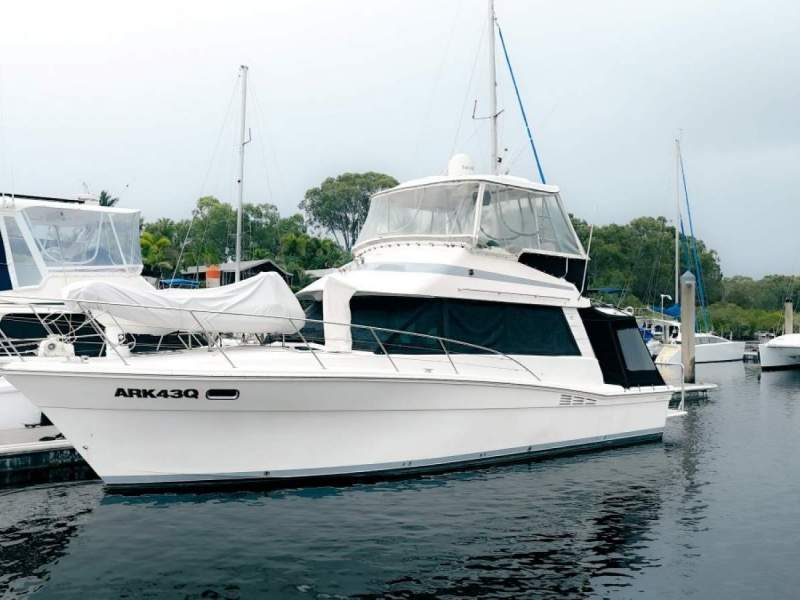 Riviera 38 Bluewater Flybridge Cruiser