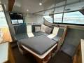 Leisurecat 450 Flybridge Sportscruiser