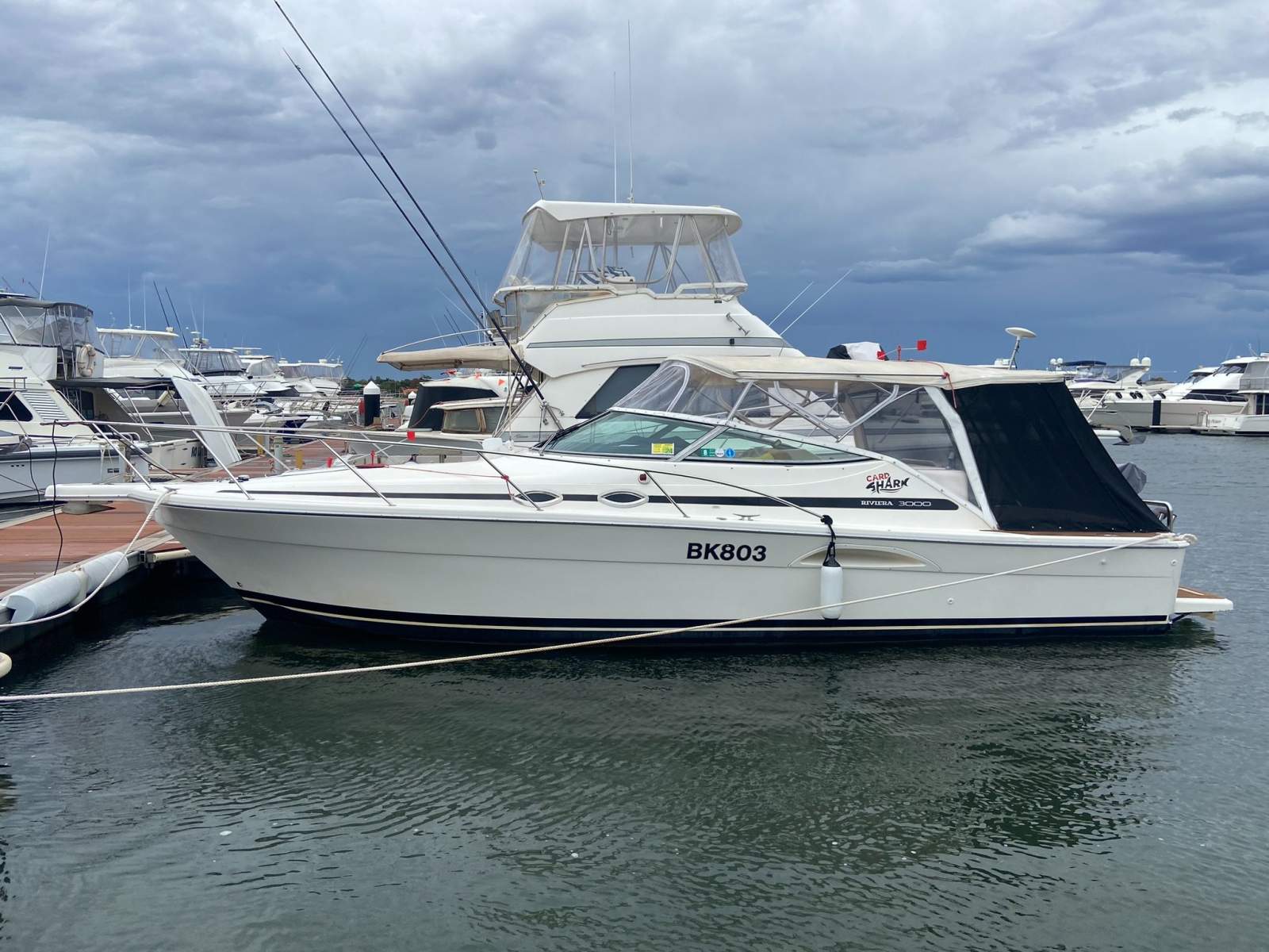 Riviera 3000 Offshore, Twin Diesel, Shaft Drive