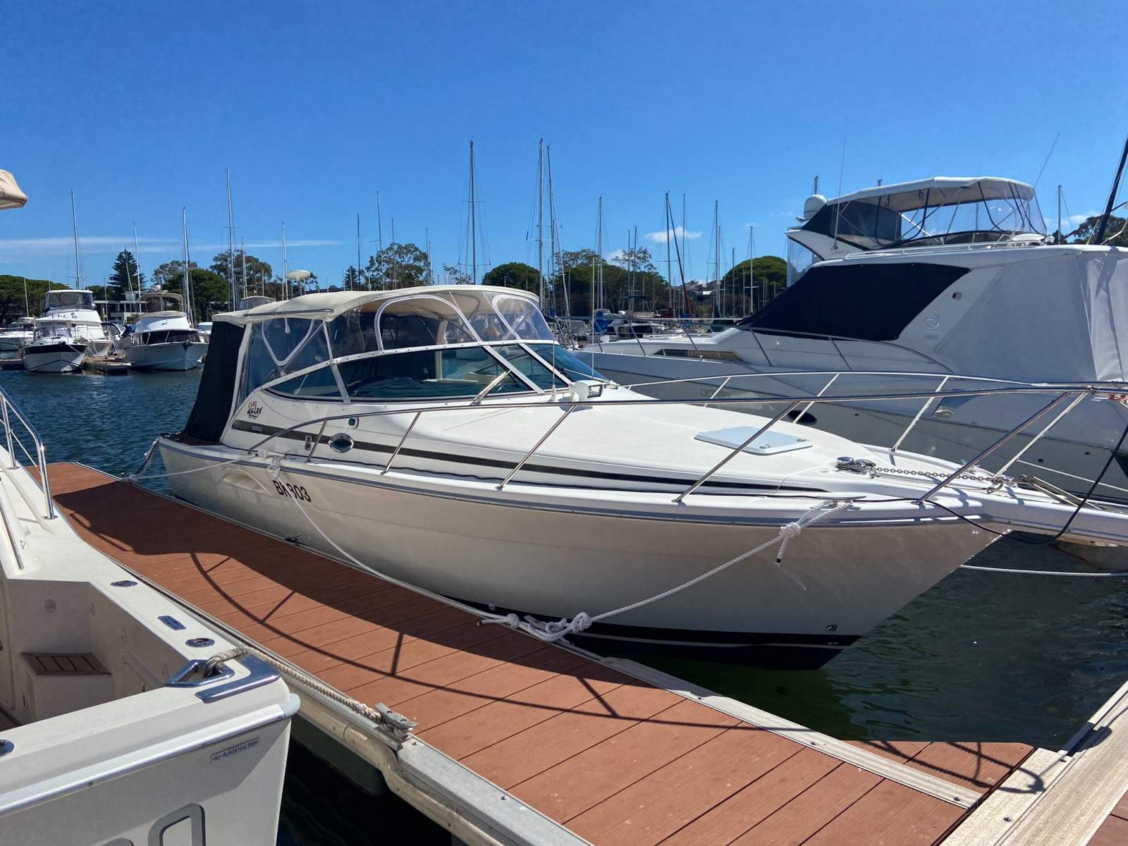 Riviera 3000 Offshore, Twin Diesel, Shaft Drive