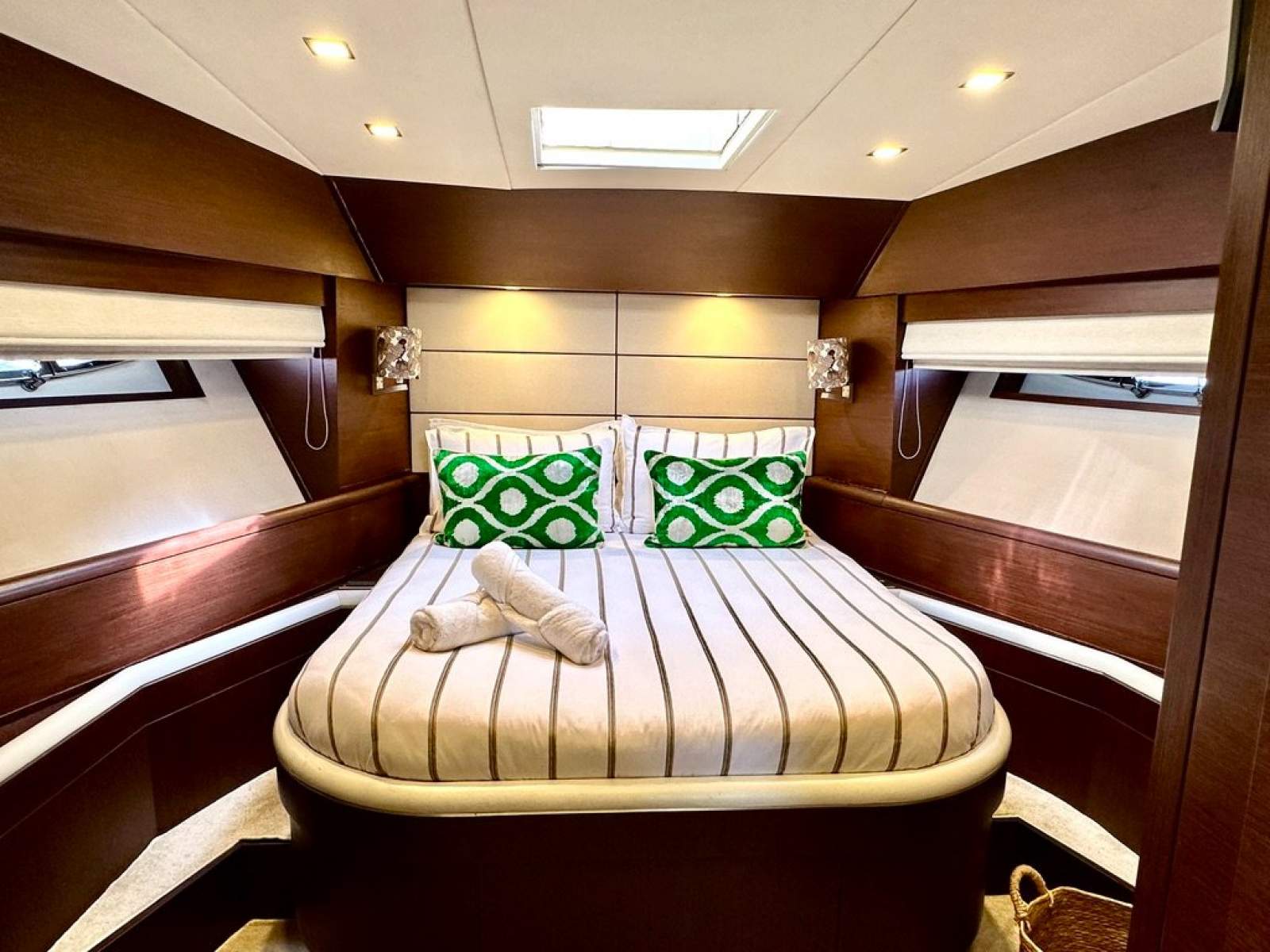 Queenship 70