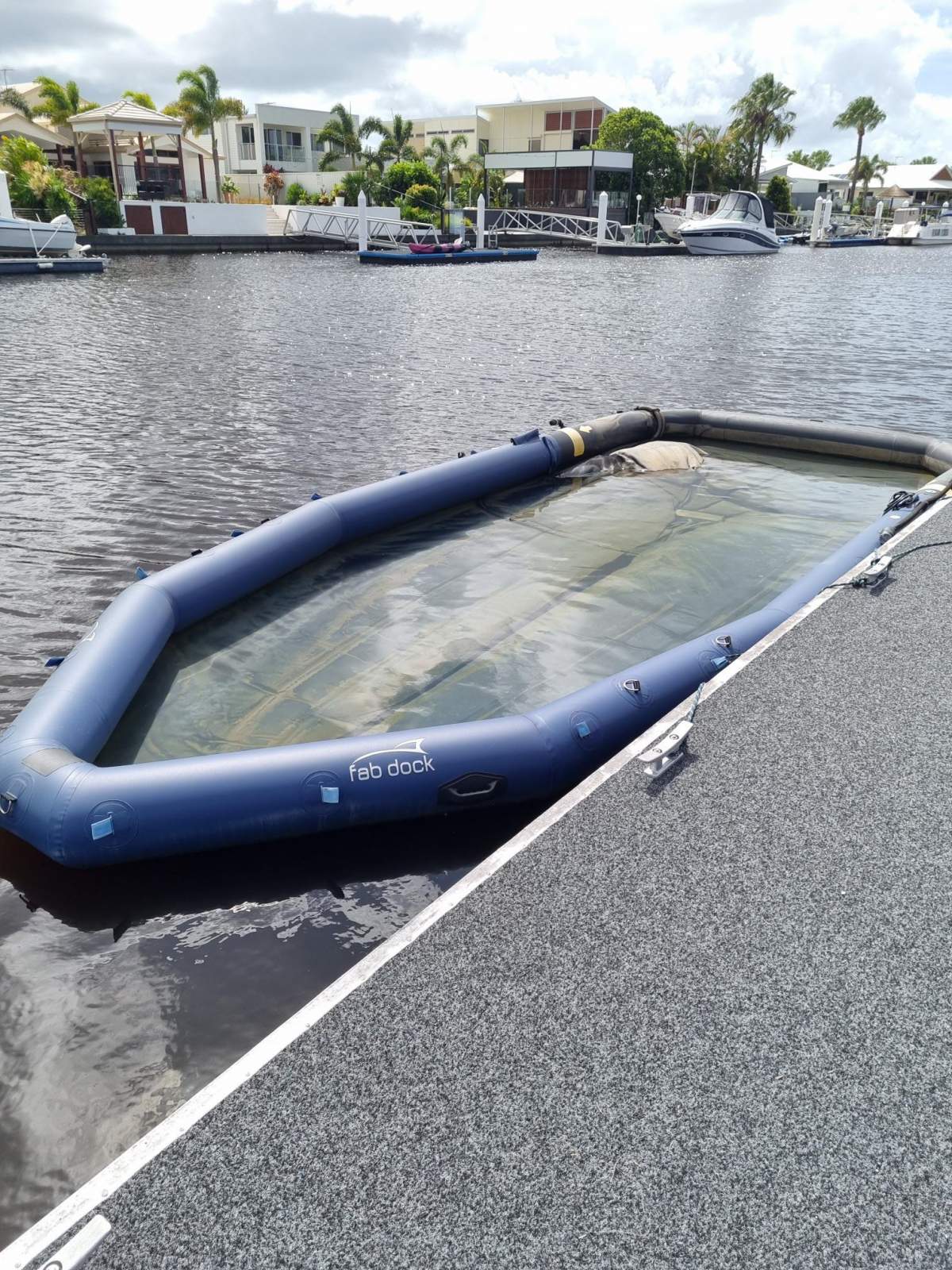 Fabdock FD19X Incl Prosport on board marine battery charger
