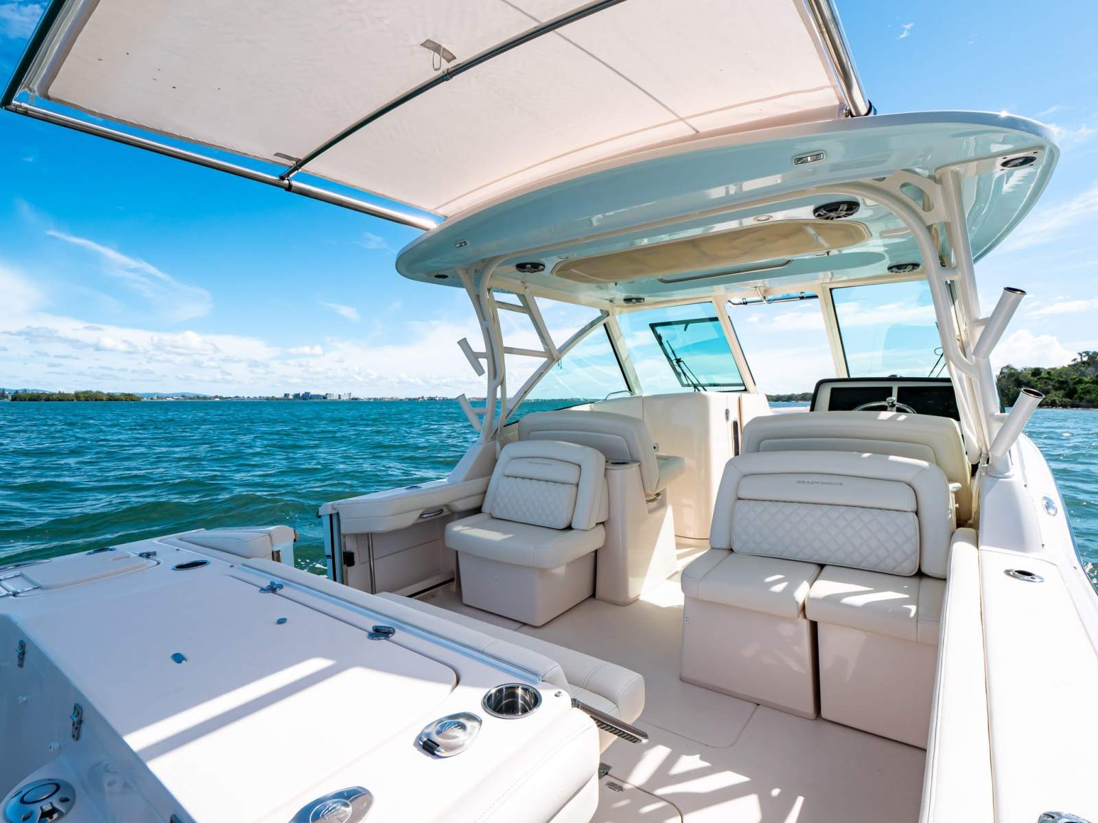 Grady-White Freedom 325
