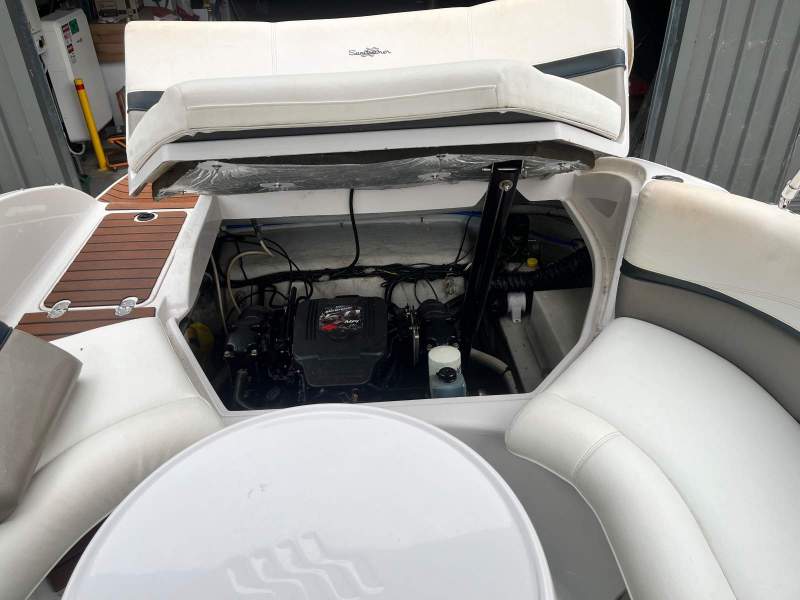 Four Winns C runabout