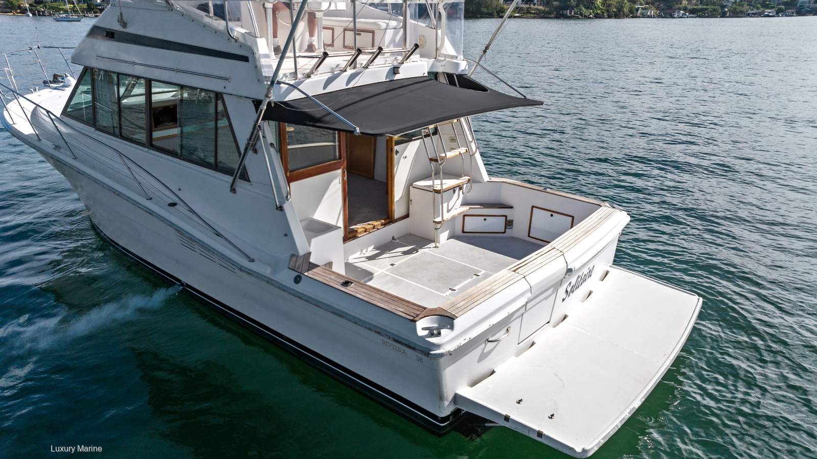 Riviera 38 Flybridge