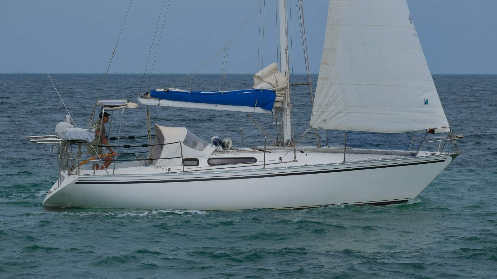 Cole 32 ~ Well setup and ready to cruise