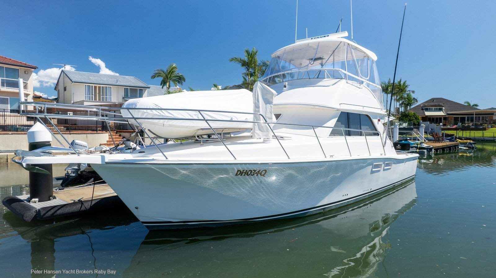 Caribbean 40 Flybridge Cruiser