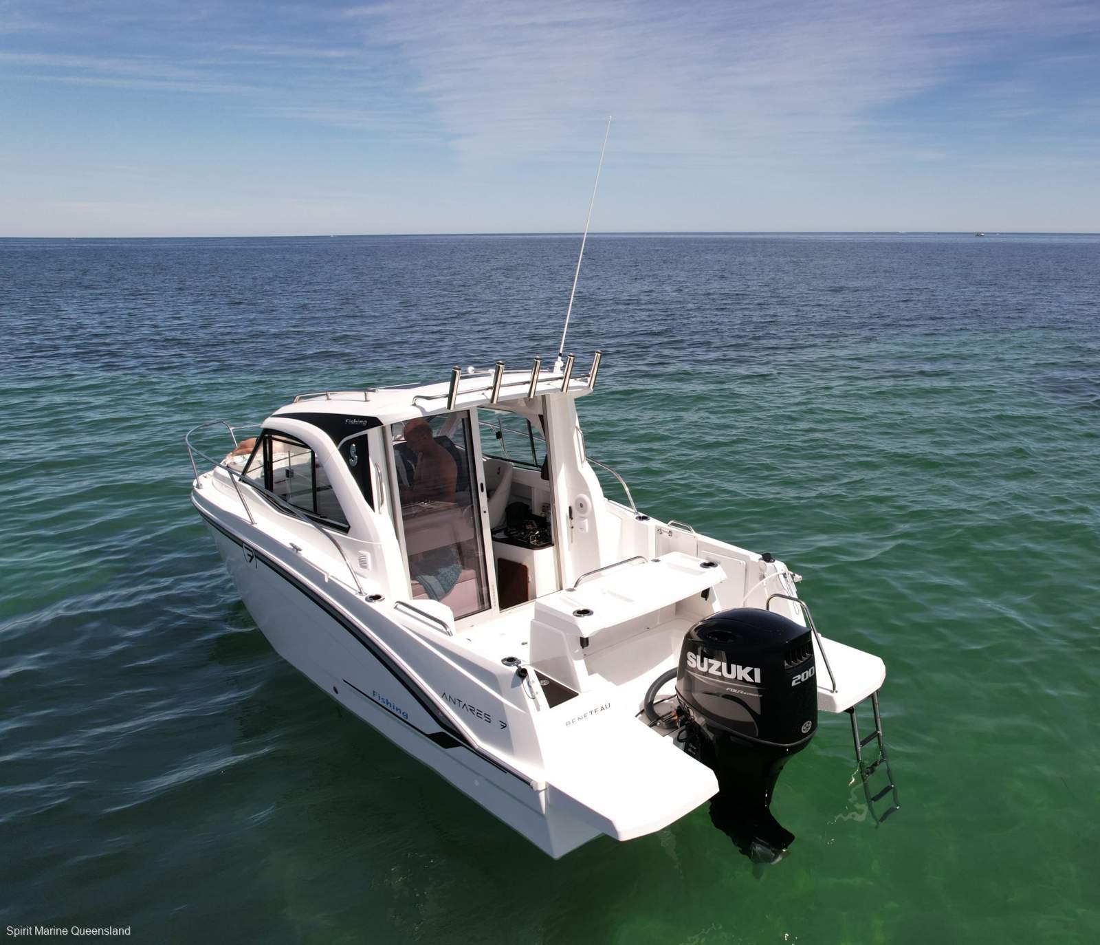 Beneteau Antares 7 V2 Fishing