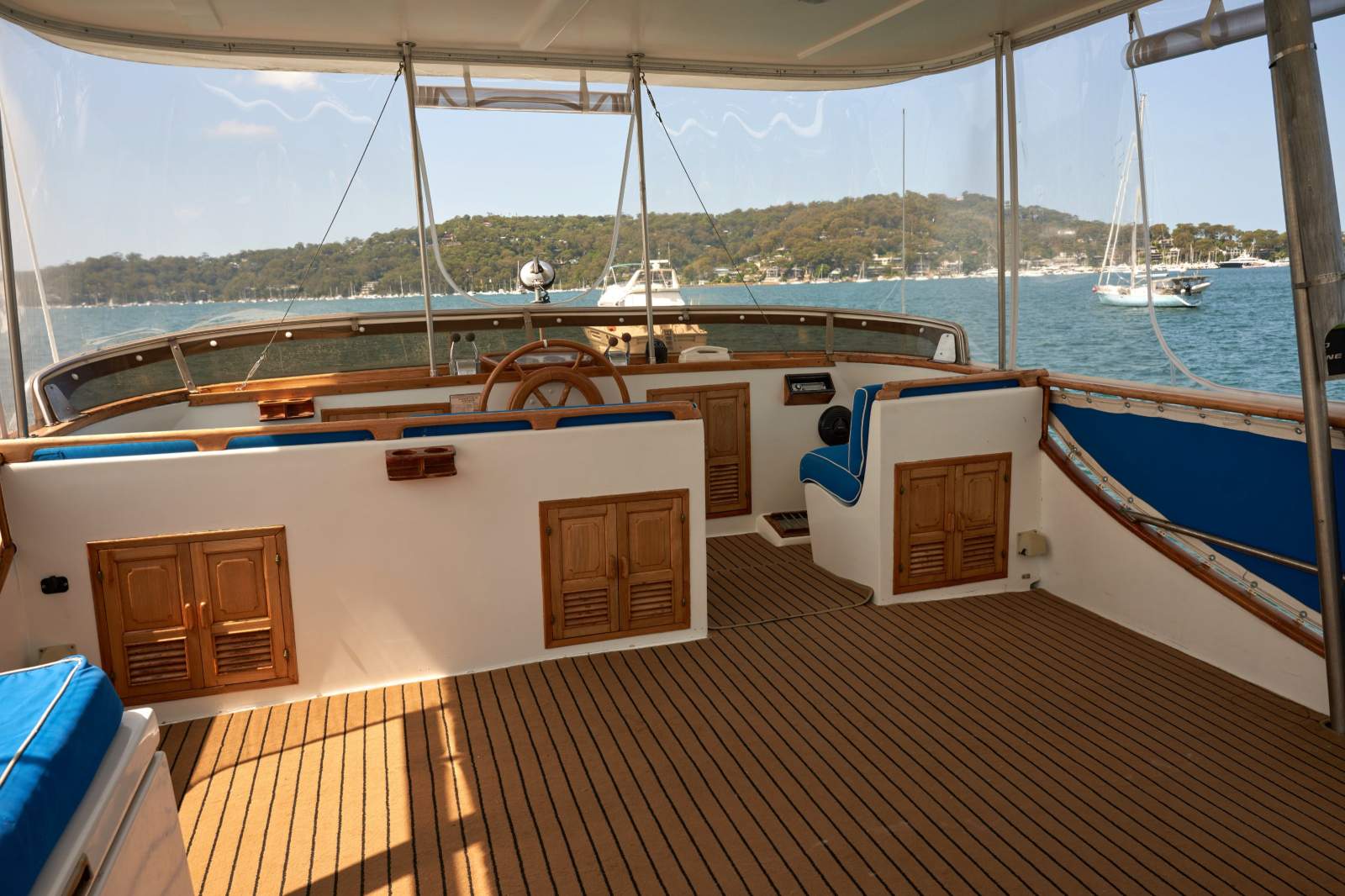 Tradewinds 40 Flybridge Cruiser