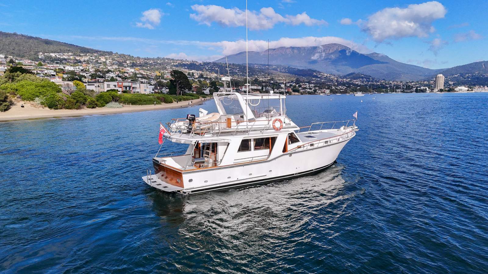 Sea Ranger 48 Europa HIGH VOLUME SPACIOUS CRUISER