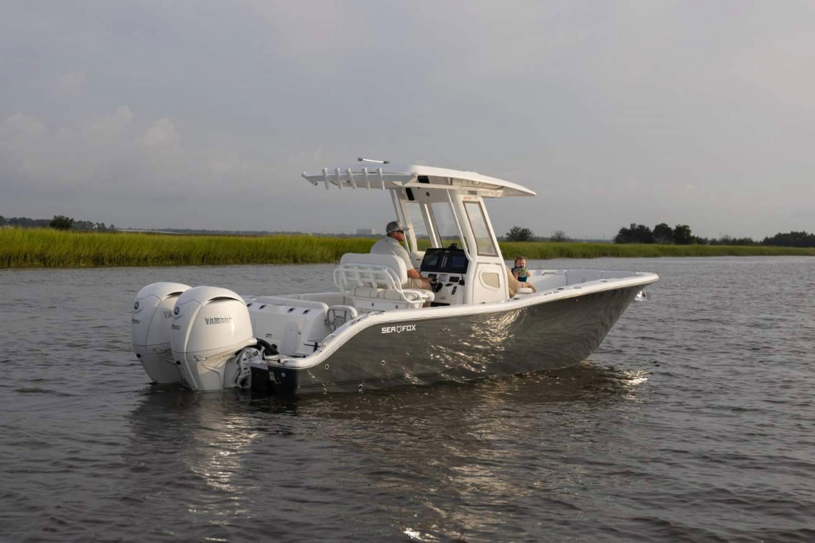 New Sea Fox 268 Commander