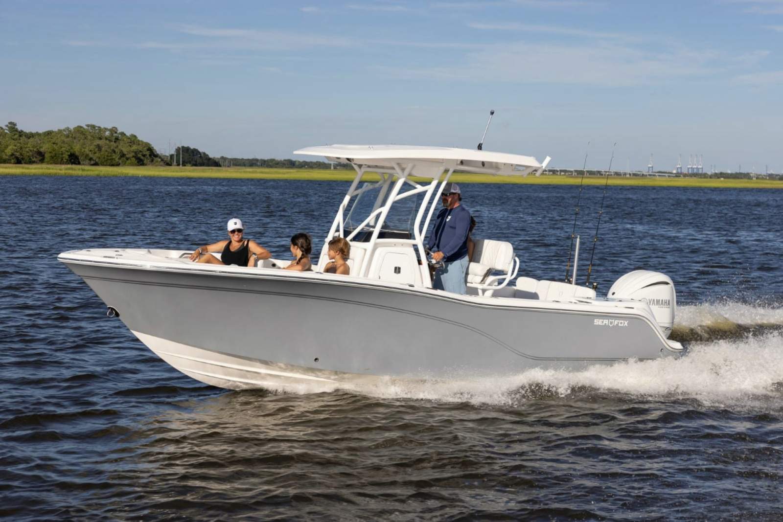 New Sea Fox 248 Commander