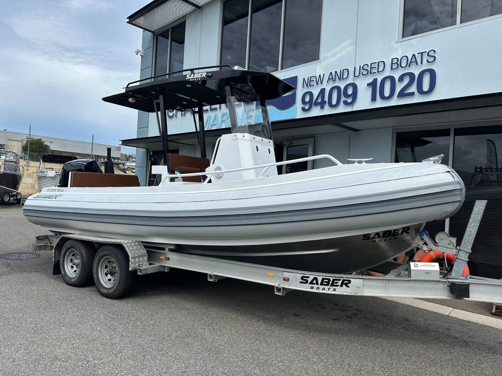 Saber 675 Centre Console