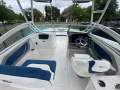 Robalo R247 Crossover-Bowrider-Fishing