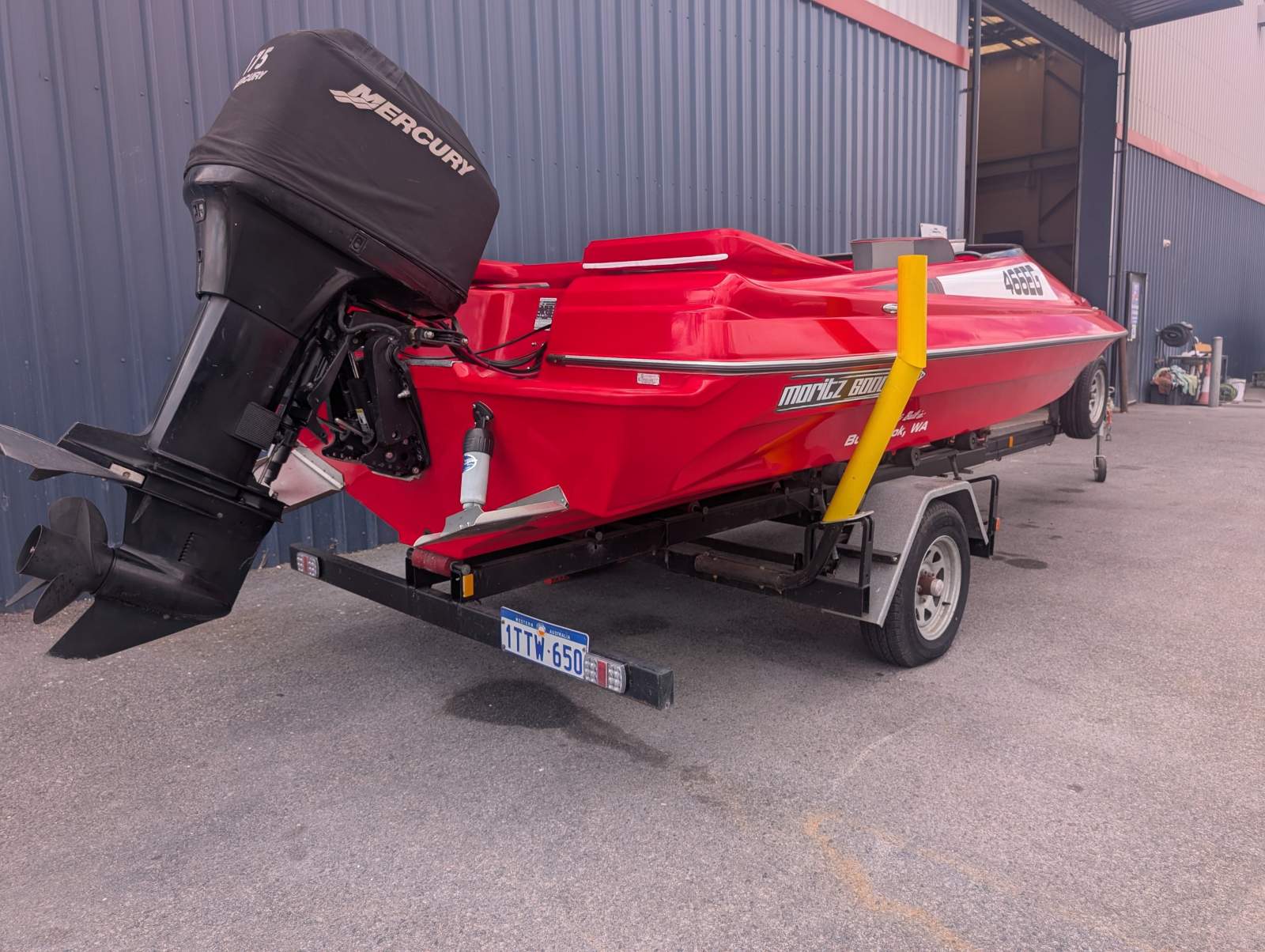 Custom Moritz 6000 ski boat