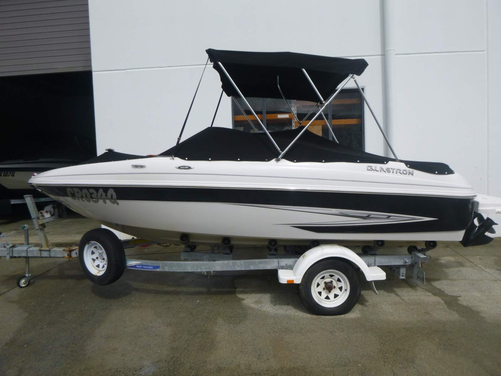 Glastron MX 185 BOW RIDER