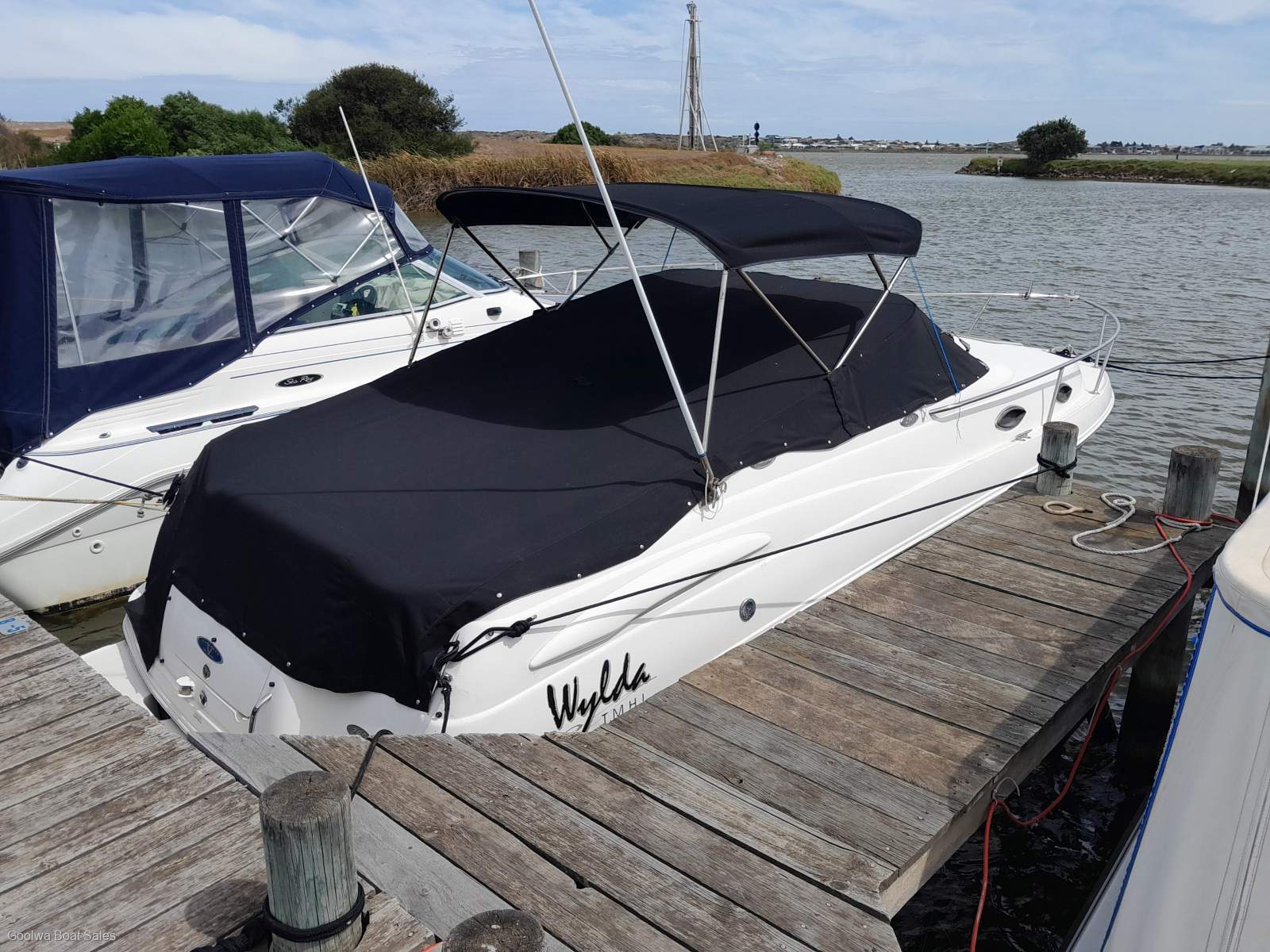 Chaparral 240 Signature