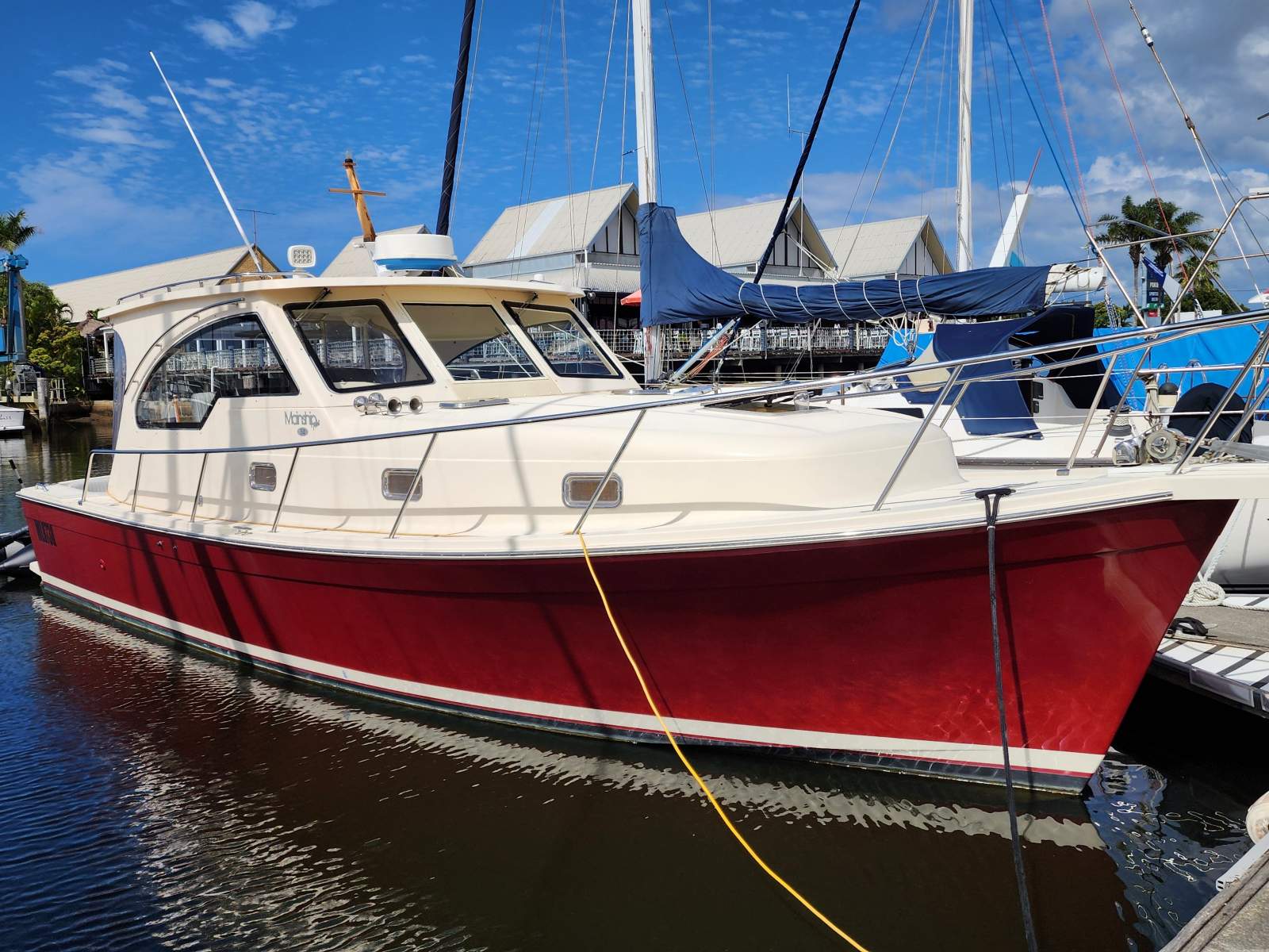 Mainship 340 Pilot Sedan
