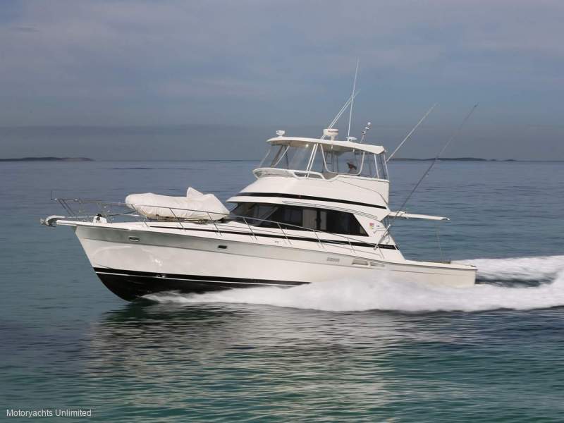 Riviera 43 Open Flybridge - Three cabin model with extended rear deck