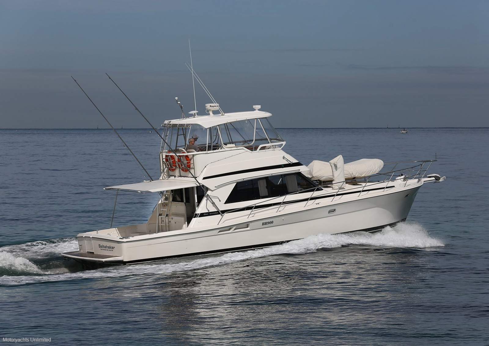 Riviera 43 Open Flybridge - Three cabin model with extended rear deck
