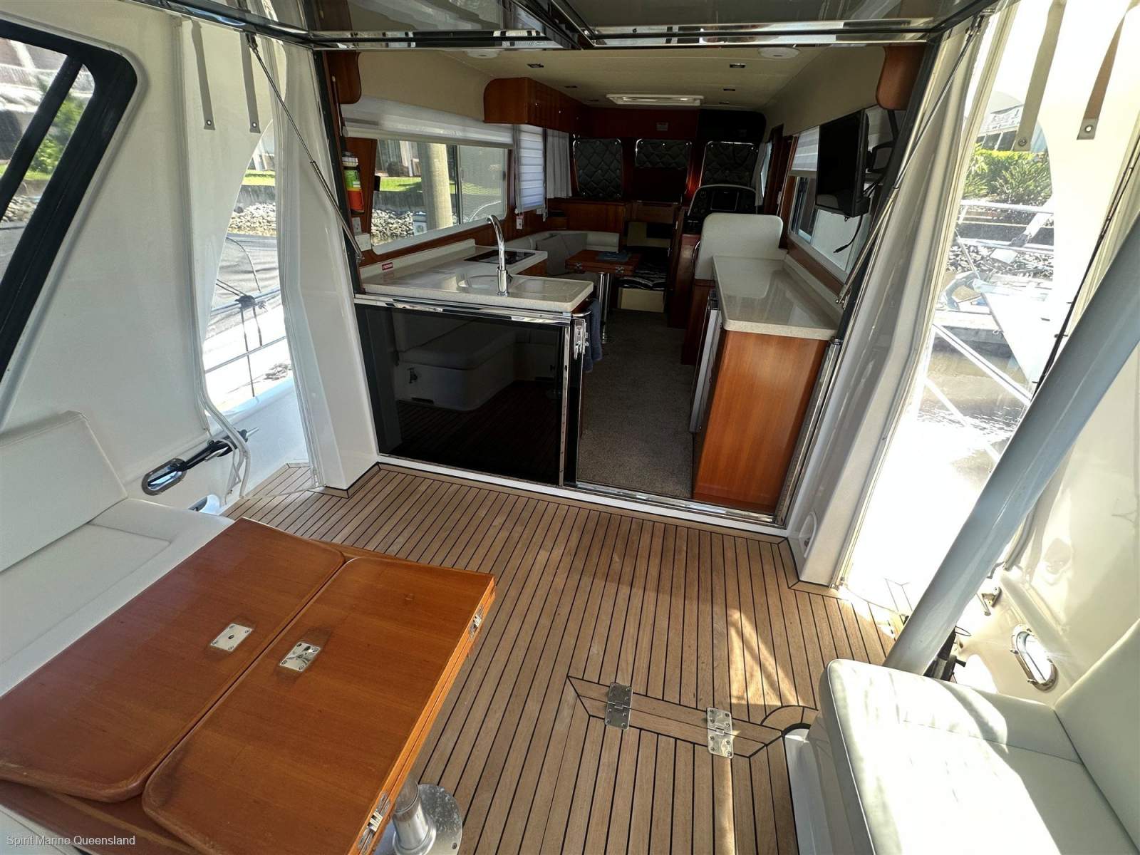 Integrity 340 Sedan