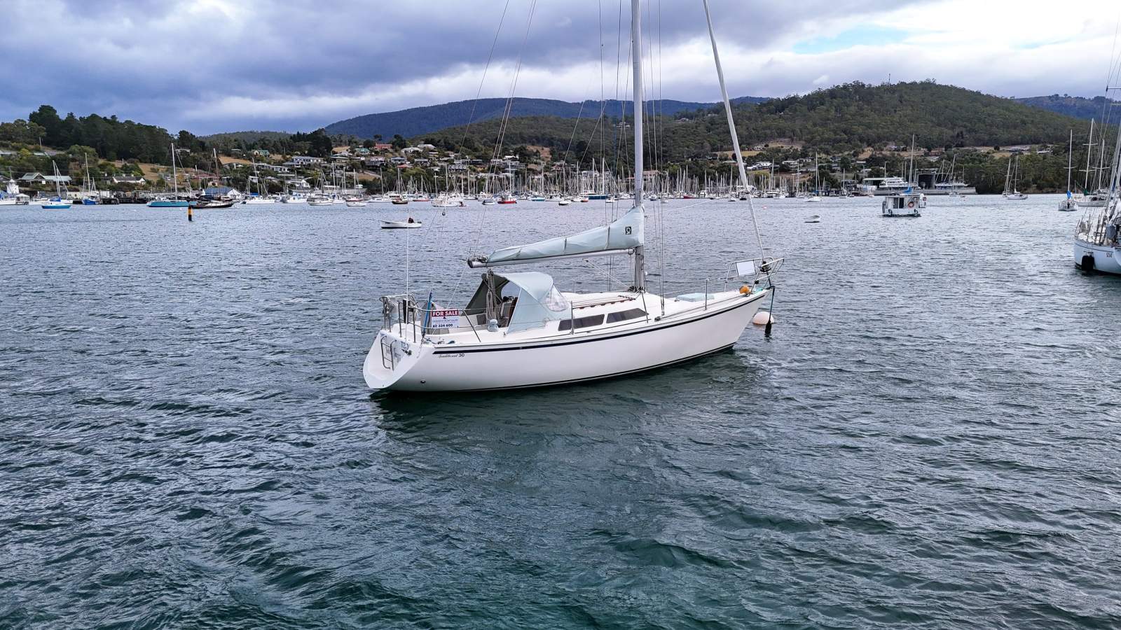 Traditional 30 EXCELLENT CONDITION, QUALITY CRUISER/RACER