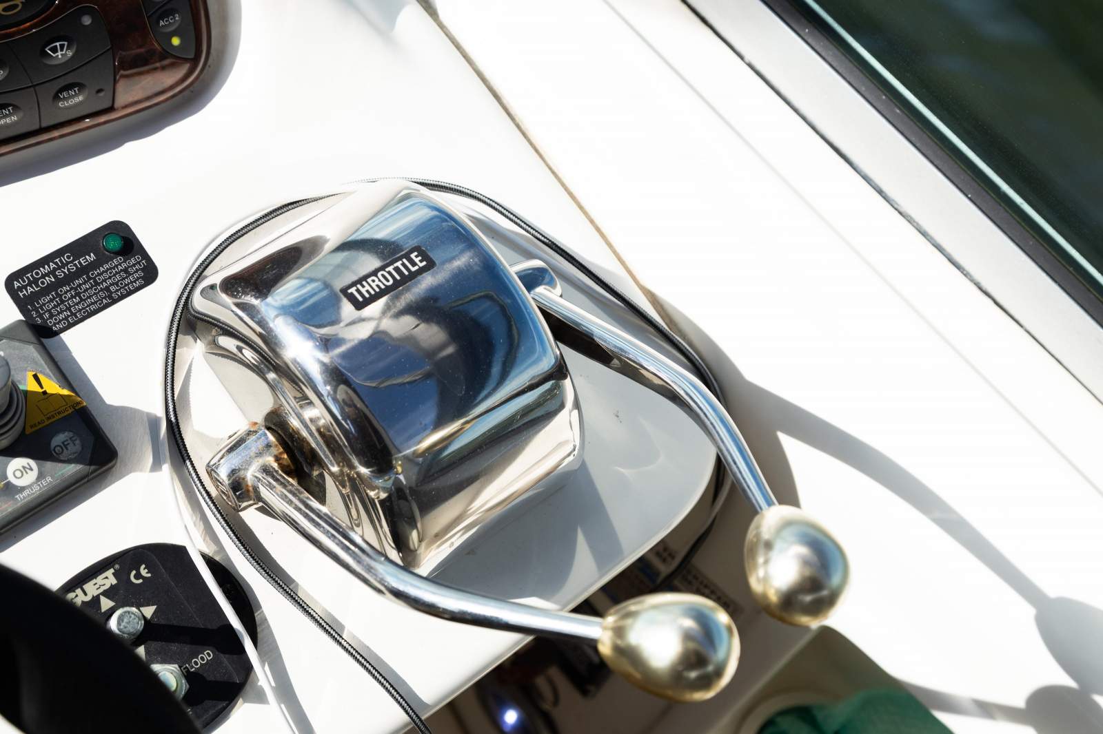 Sea Ray 375 Sundancer