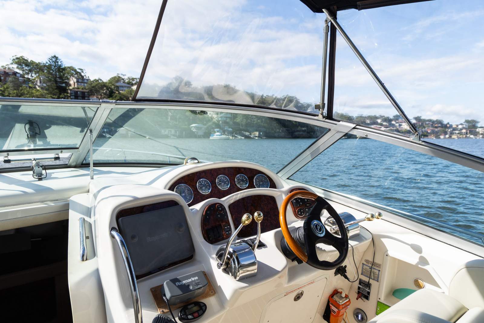Sea Ray 375 Sundancer