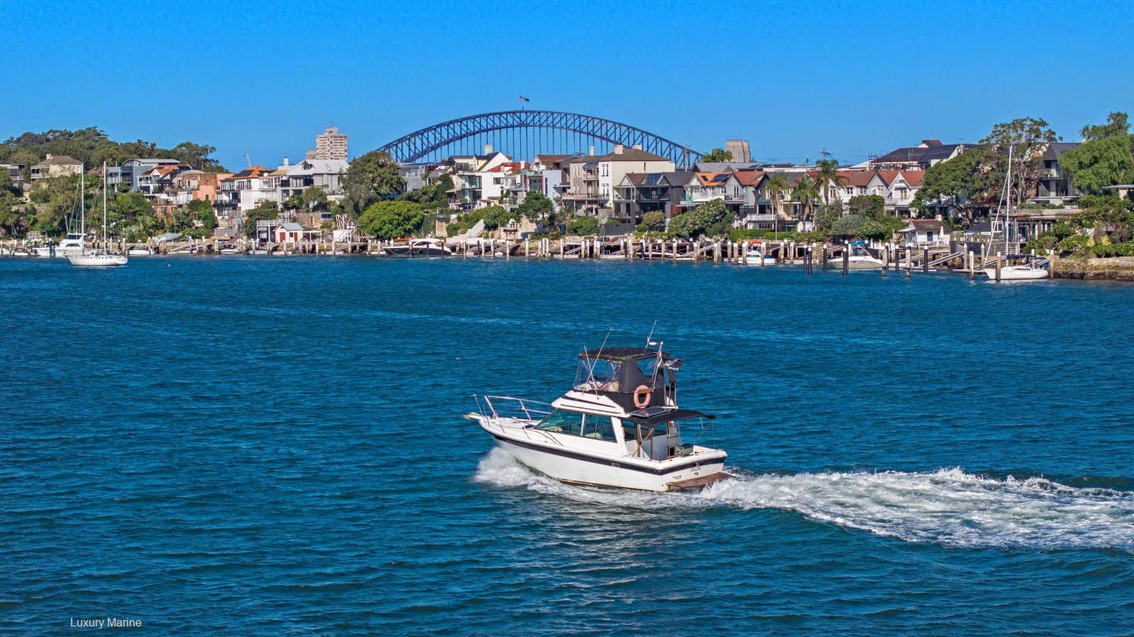 Riviera 32 Flybridge