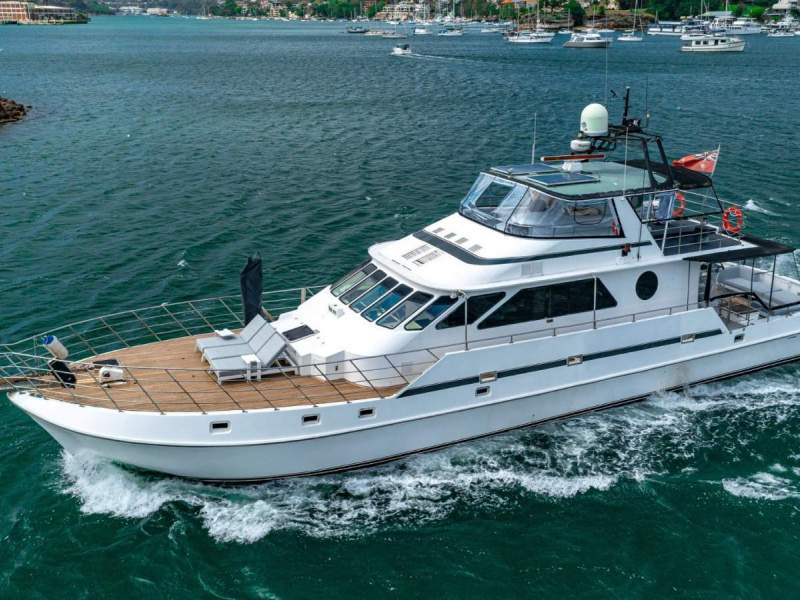 Precision 76 Flybridge Cruiser