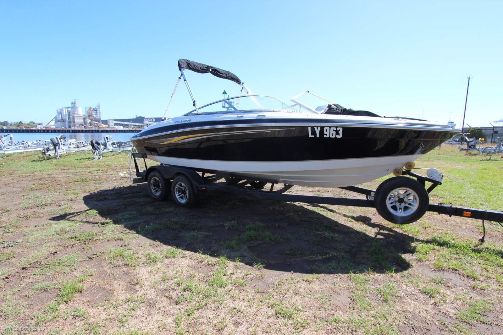 Four Winns 210 Bow Rider