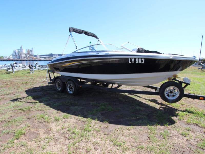 Four Winns 210 Bow Rider