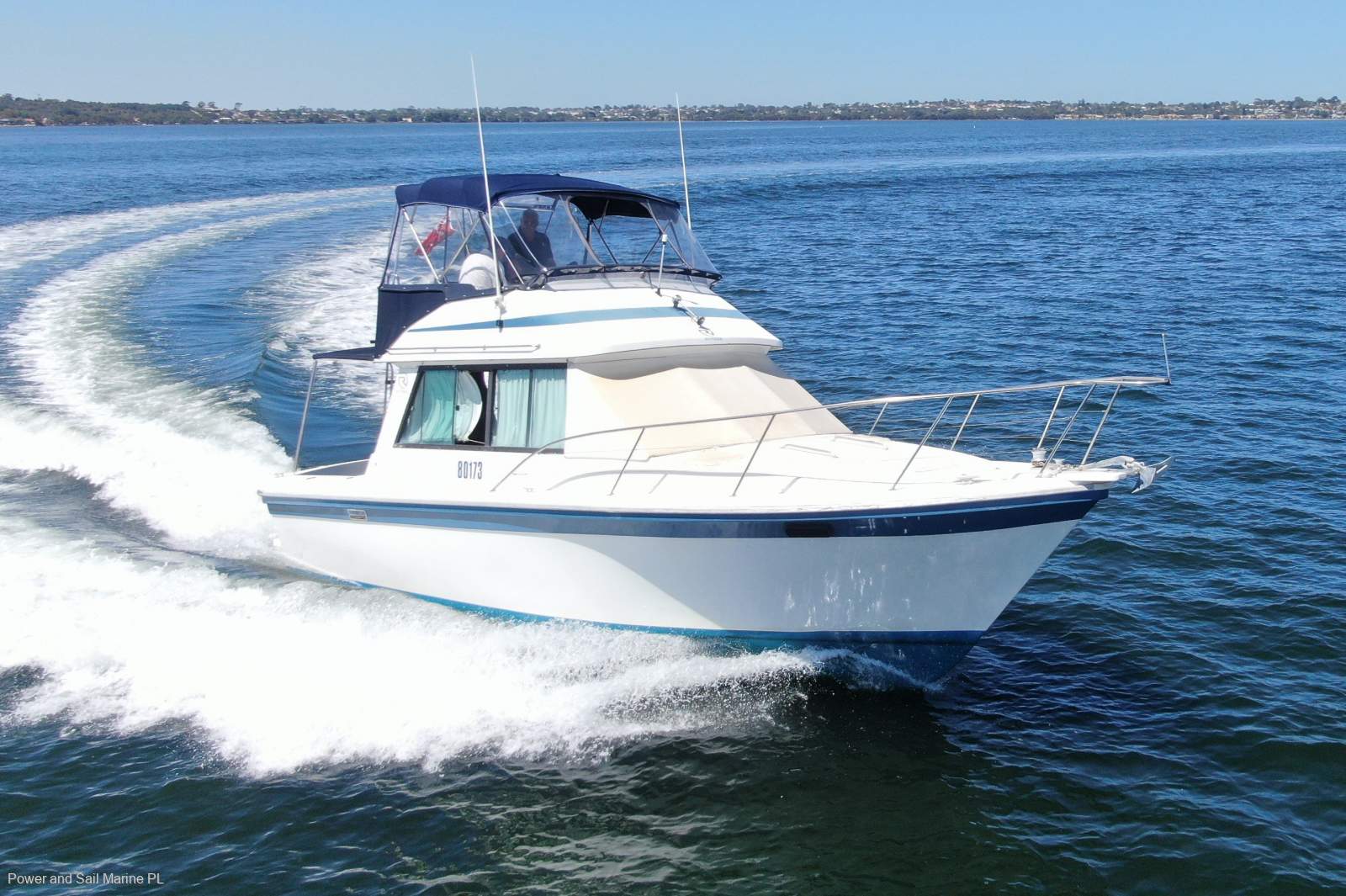 Riviera 32 Flybridge