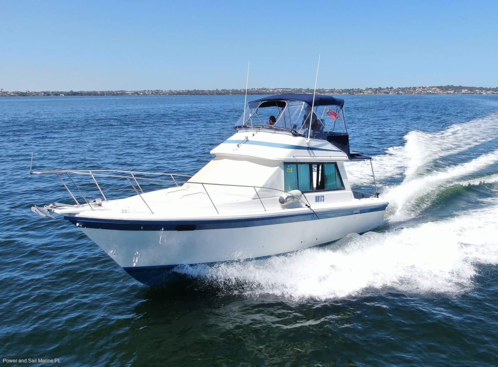 Riviera 32 Flybridge