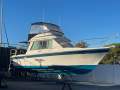 Riviera 32 Flybridge