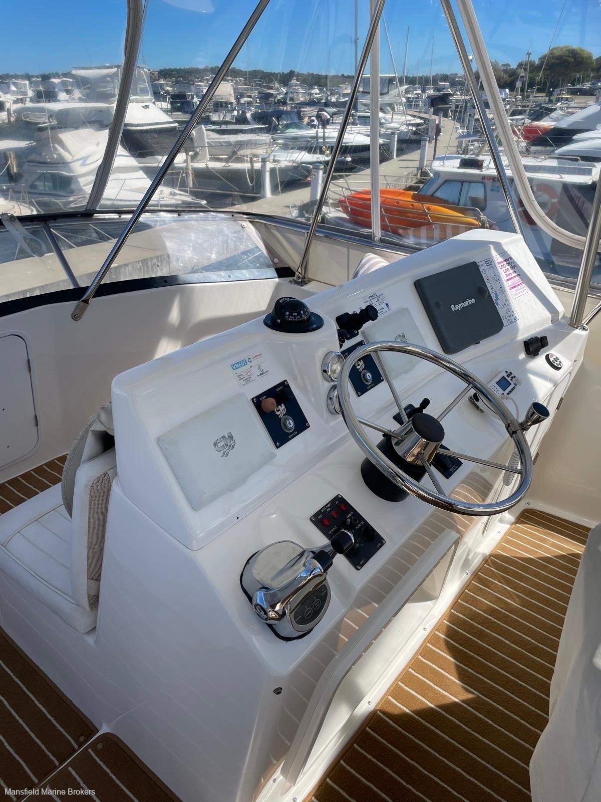 Caribbean 35 Flybridge Cruiser Mk II