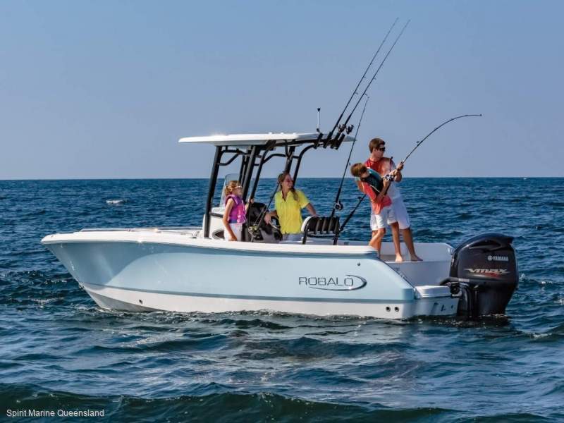 Robalo R230 Centre Console