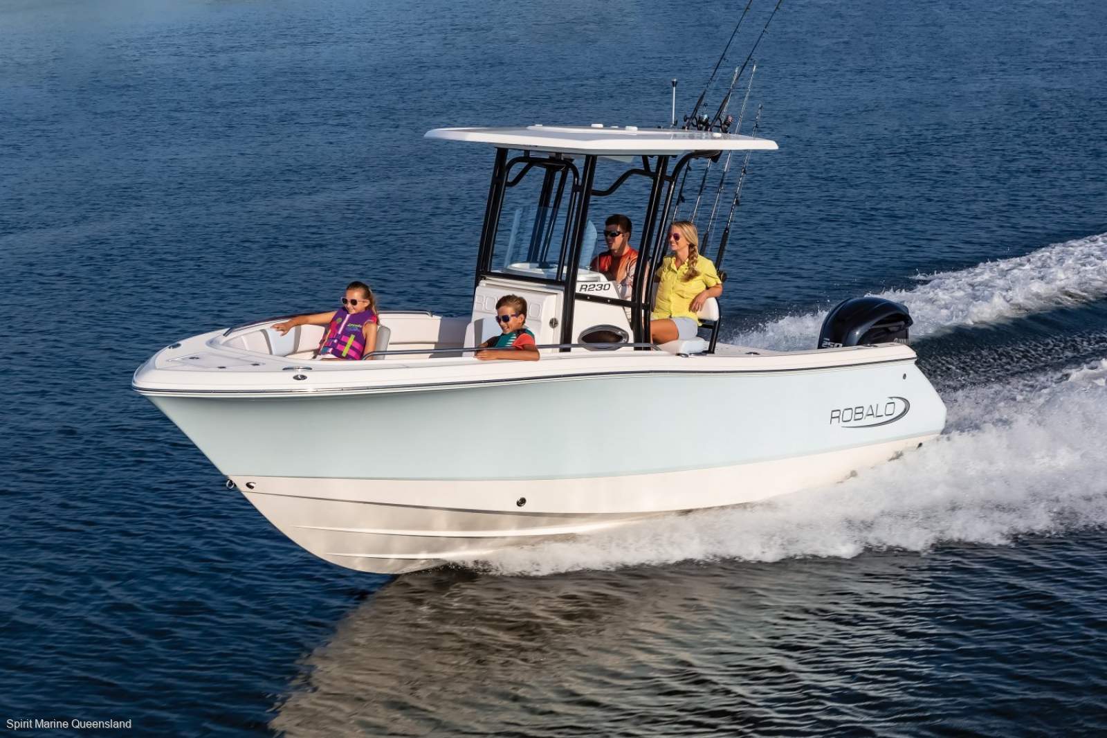 Robalo R230 Centre Console