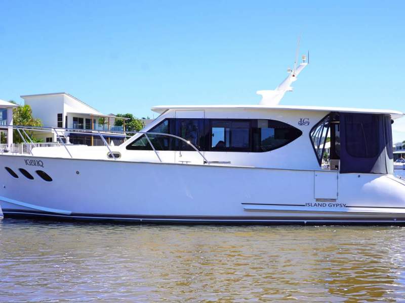 Island Gypsy 400 2023 - Luxury Sedan Cruiser "Juliette