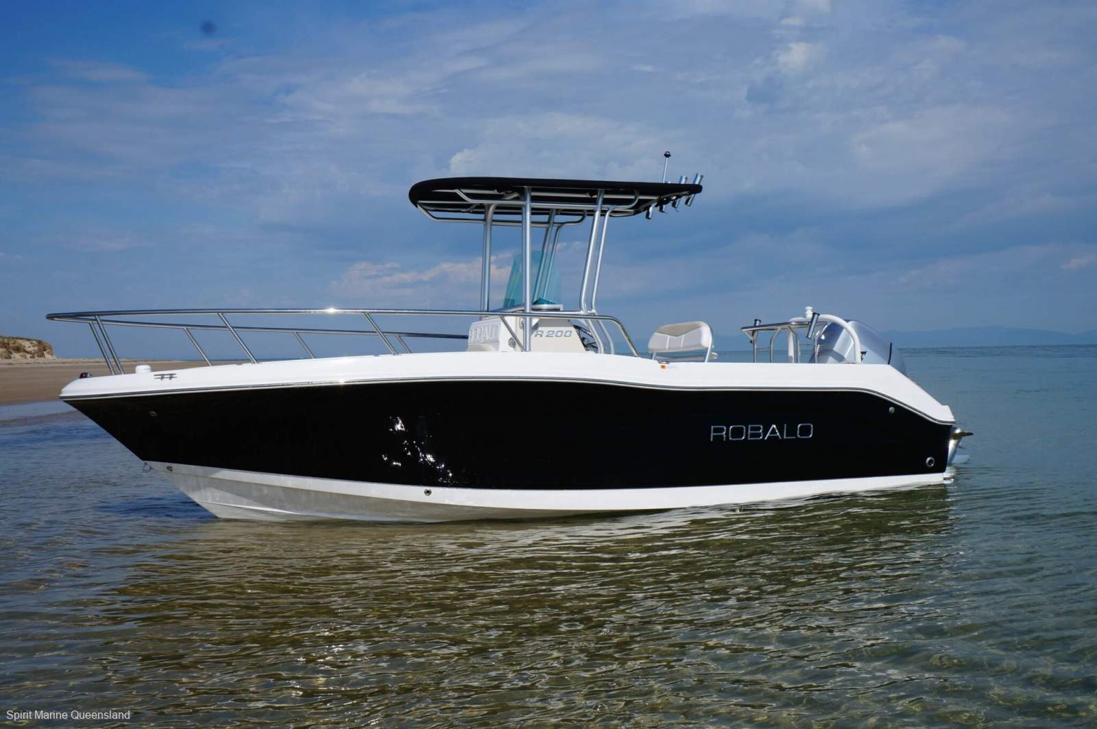 Robalo R200 Centre Console