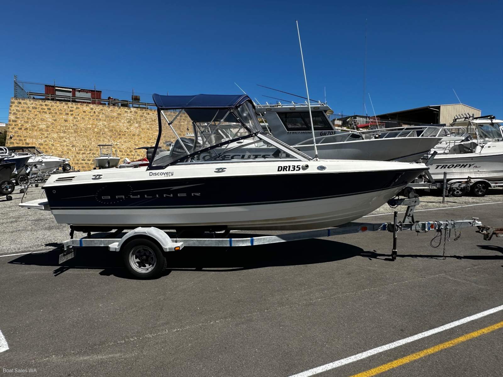 Bayliner 195 Discovery Bowrider Very neat, tidy vessel. Mercruiser 3L 135hp 211Hrs