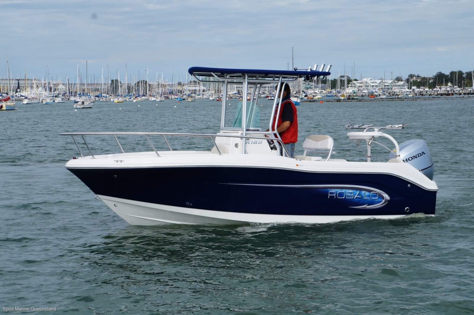 Robalo R180 Centre Console