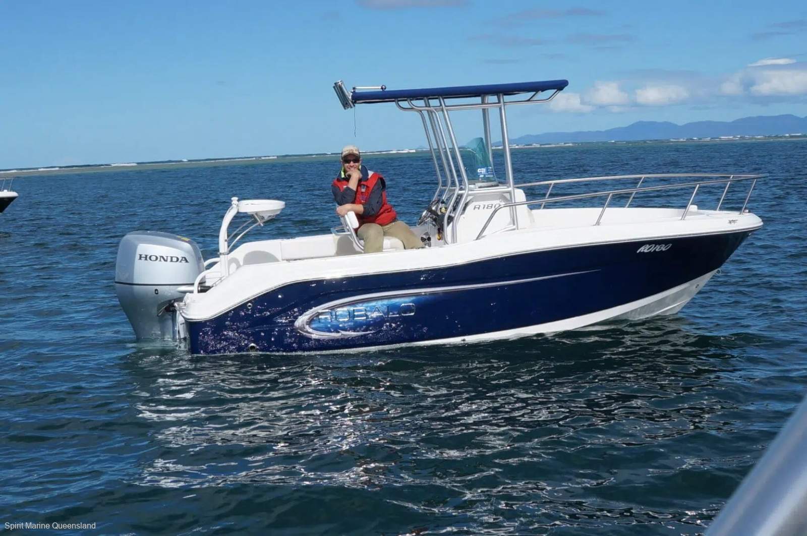 Robalo R180 Centre Console