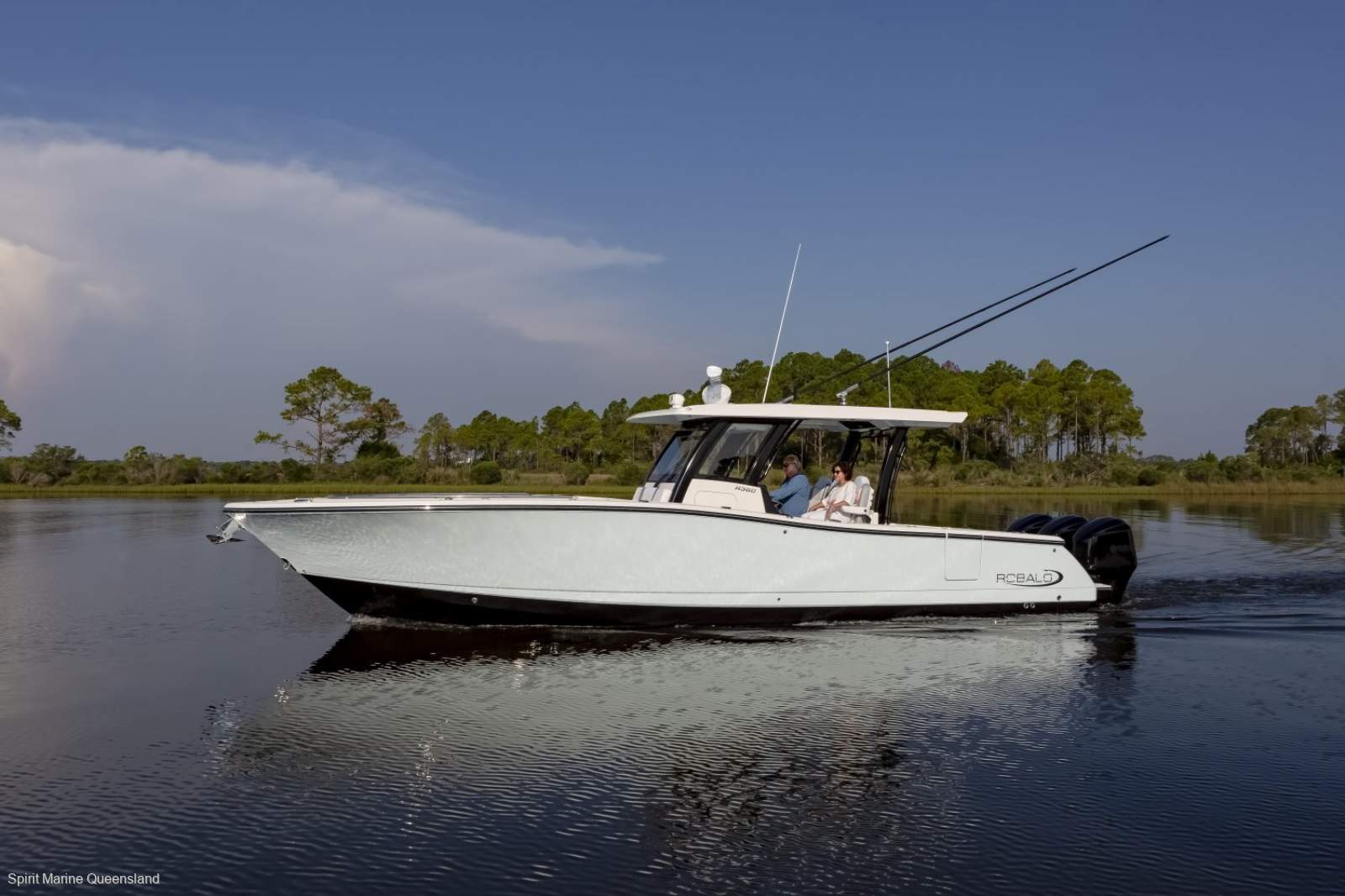 Robalo R360 Centre Console