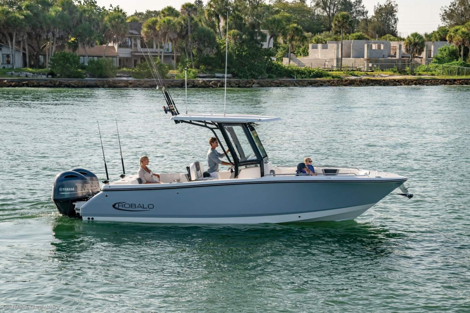 Robalo R250 Centre Console